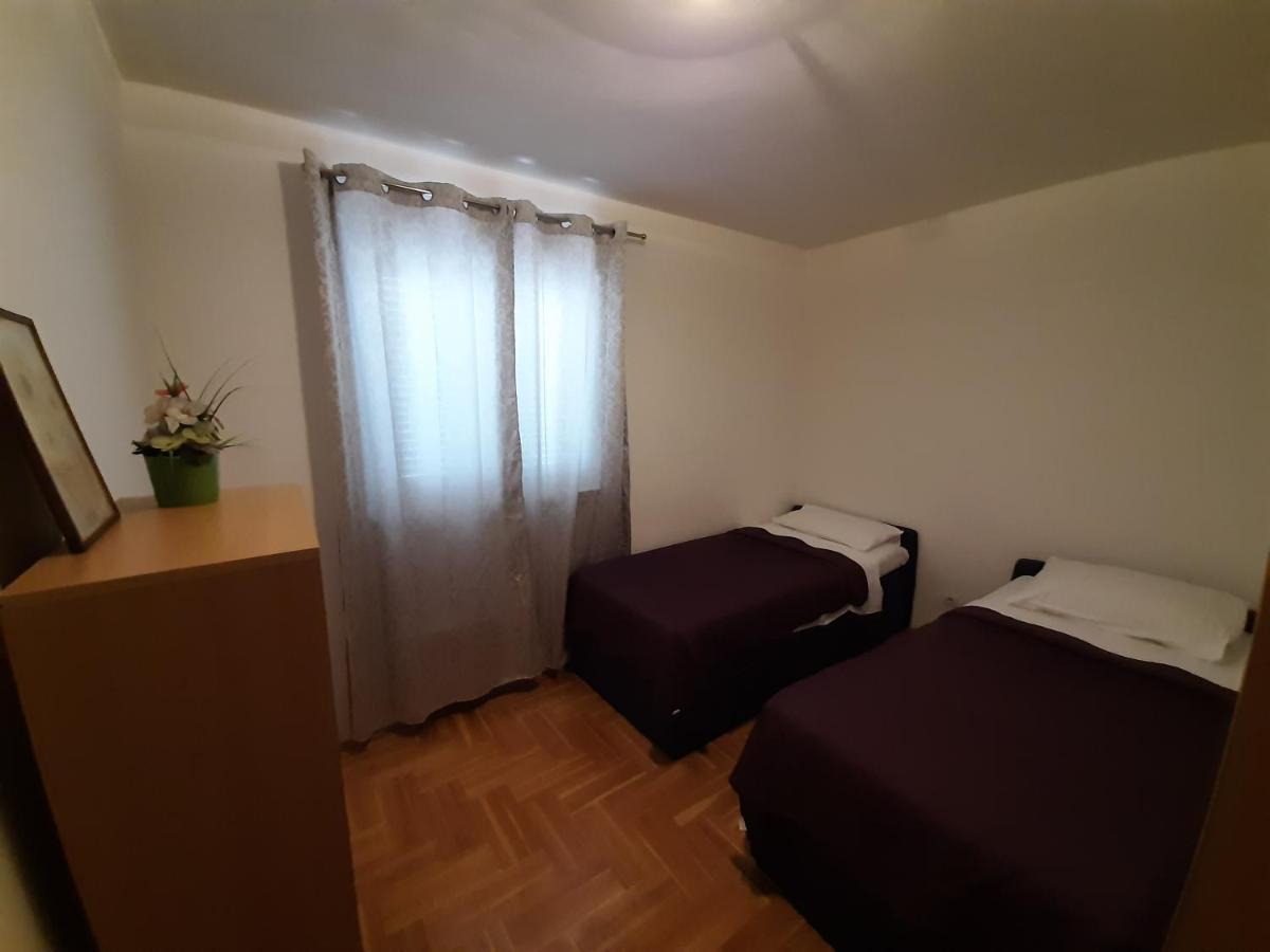 Apartment Jelena Трогир Экстерьер фото