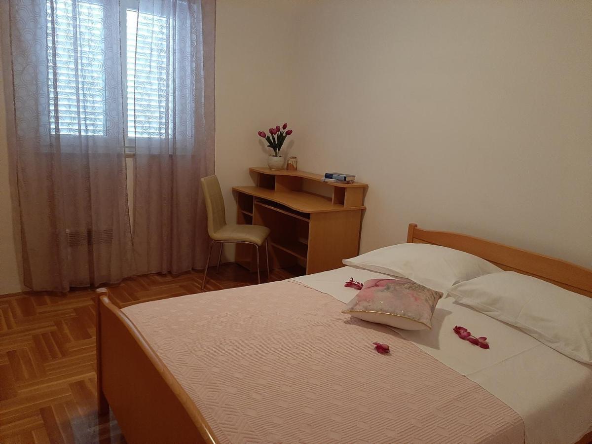 Apartment Jelena Трогир Экстерьер фото