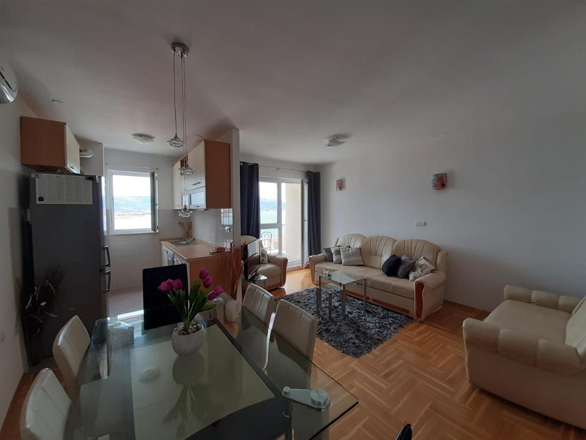 Apartment Jelena Трогир Экстерьер фото