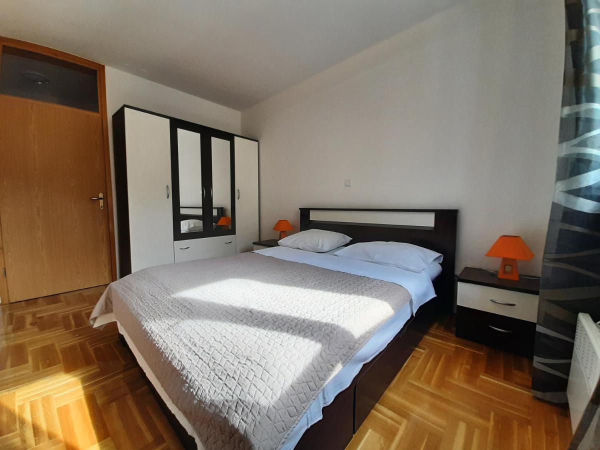 Apartment Jelena Трогир Экстерьер фото